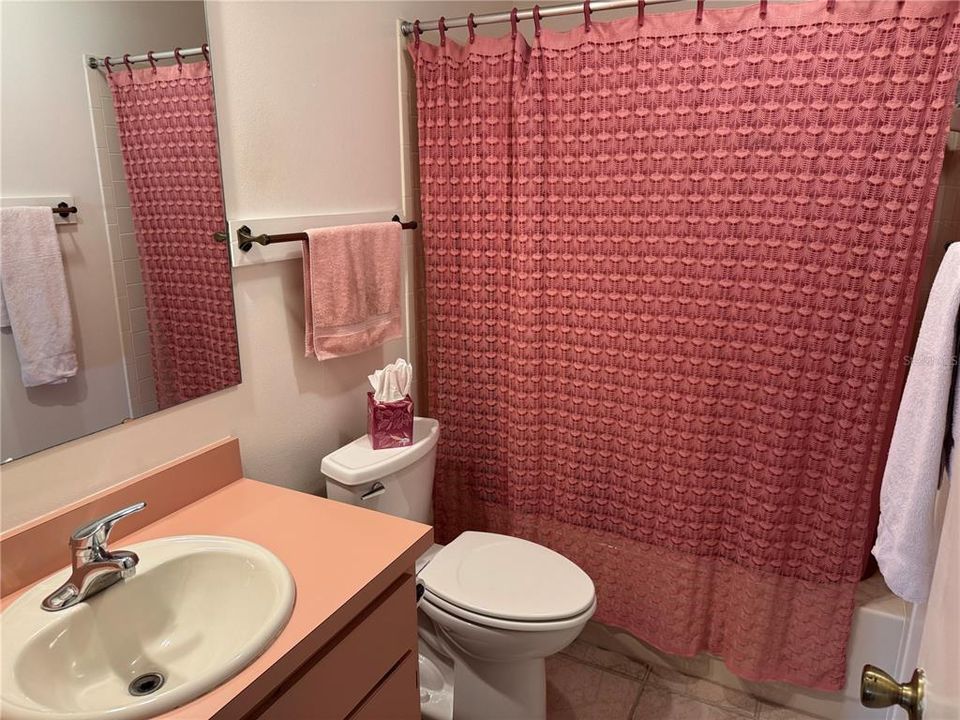 Под контрактом: $188,500 (2 спален, 2 ванн, 1336 Квадратных фут)