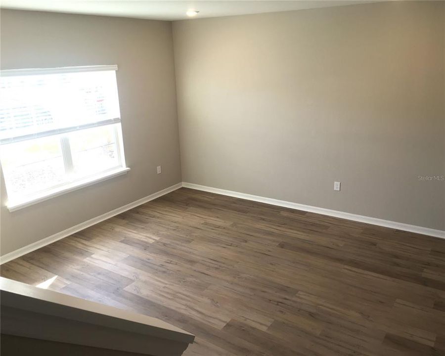 For Rent: $2,350 (3 beds, 2 baths, 1705 Square Feet)