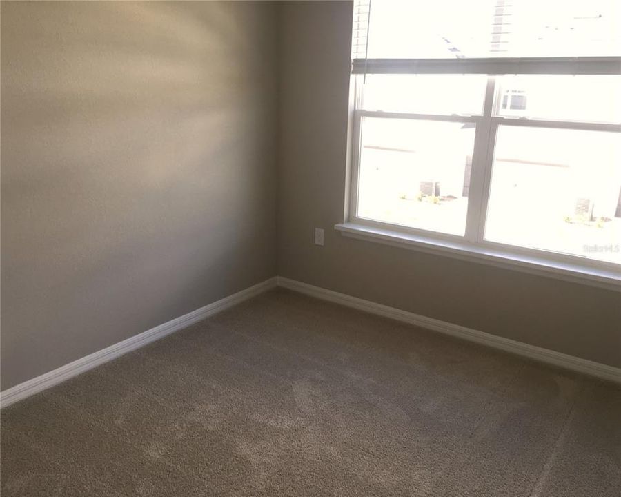 For Rent: $2,350 (3 beds, 2 baths, 1705 Square Feet)