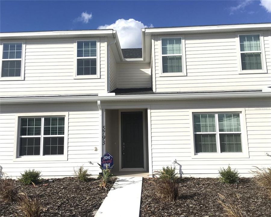 For Rent: $2,350 (3 beds, 2 baths, 1705 Square Feet)