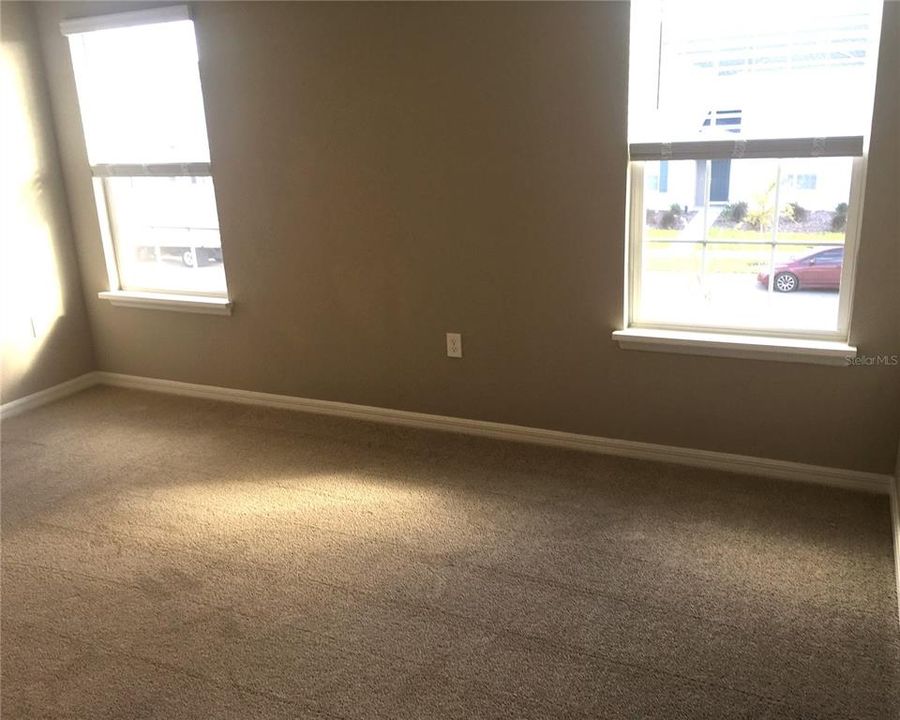 For Rent: $2,350 (3 beds, 2 baths, 1705 Square Feet)