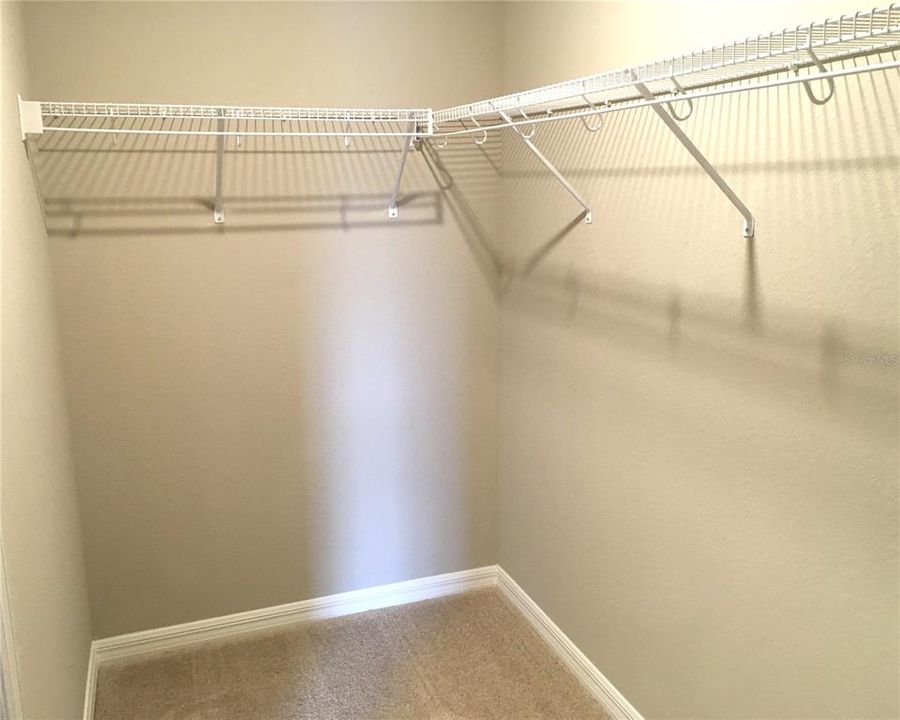 For Rent: $2,350 (3 beds, 2 baths, 1705 Square Feet)