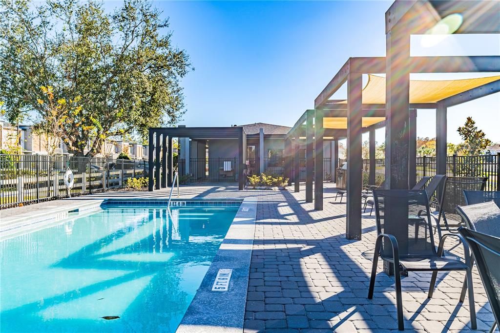 На продажу: $359,999 (3 спален, 3 ванн, 1361 Квадратных фут)