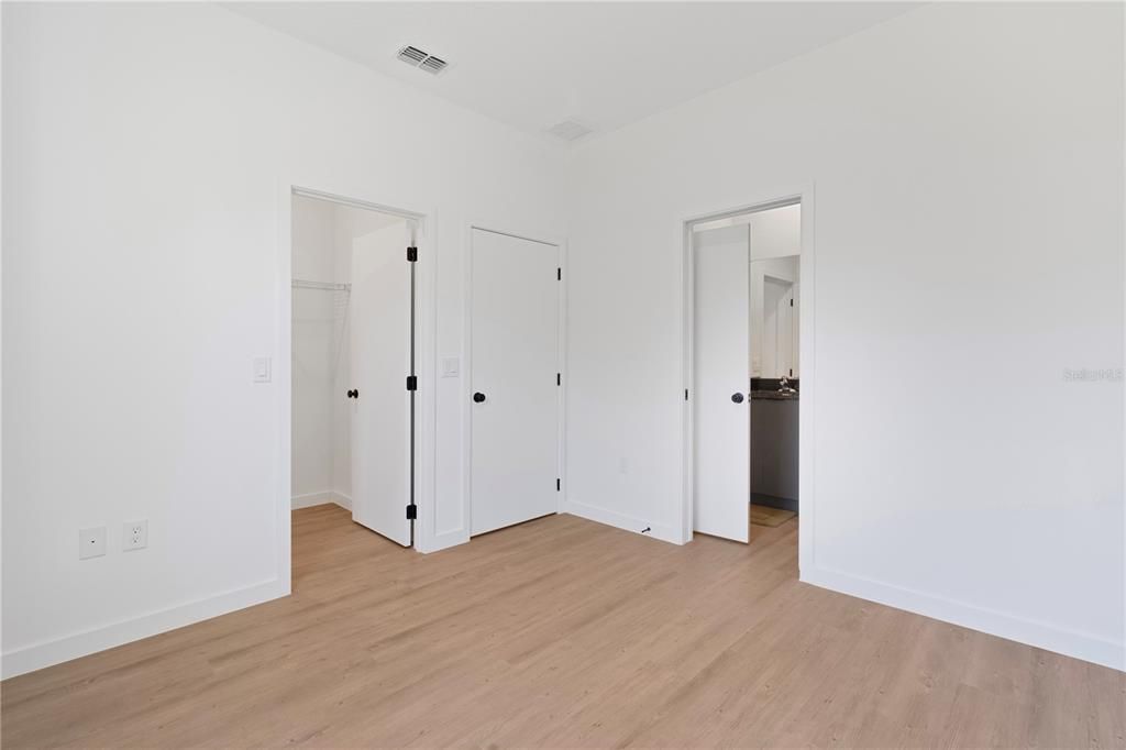 На продажу: $359,999 (3 спален, 3 ванн, 1361 Квадратных фут)