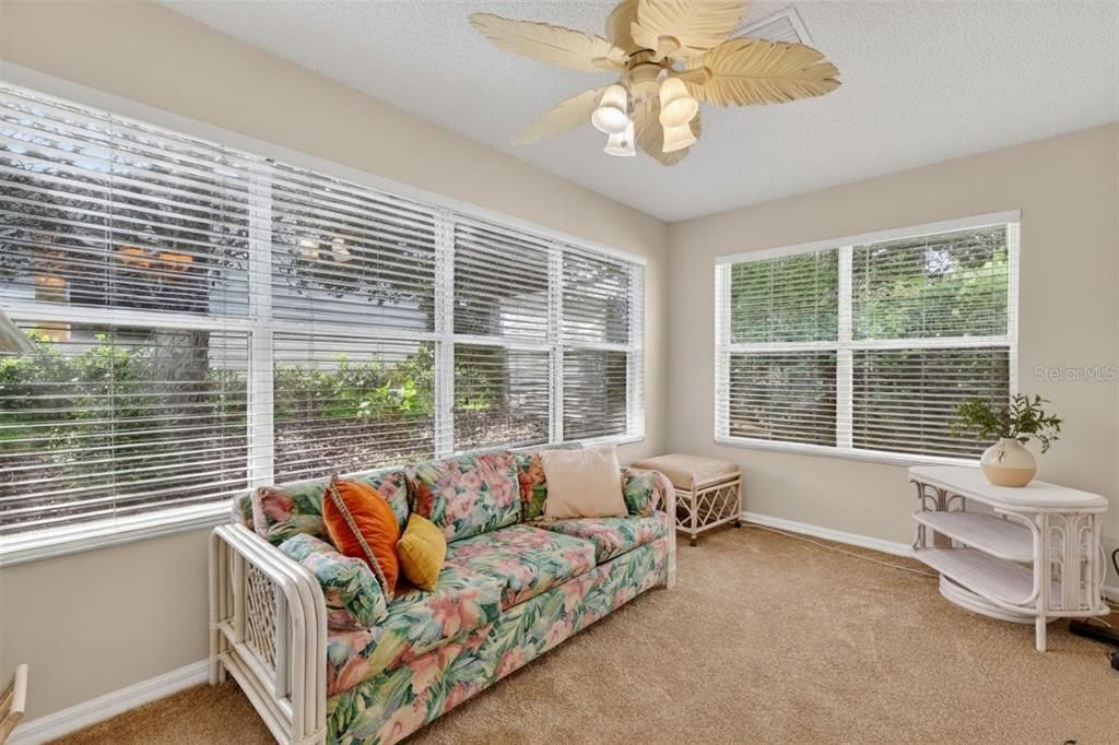 For Sale: $300,000 (2 beds, 2 baths, 1383 Square Feet)