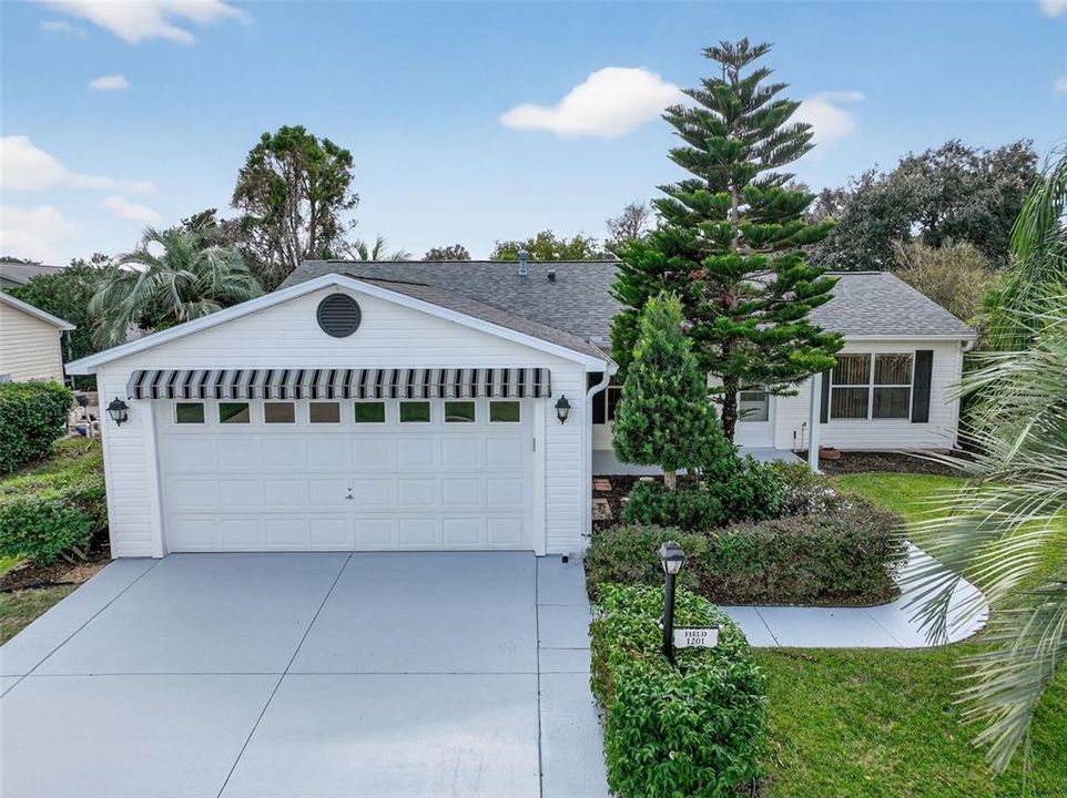 For Sale: $300,000 (2 beds, 2 baths, 1383 Square Feet)