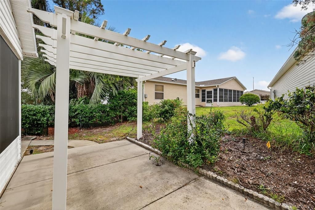 For Sale: $300,000 (2 beds, 2 baths, 1383 Square Feet)