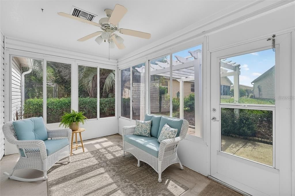 For Sale: $300,000 (2 beds, 2 baths, 1383 Square Feet)