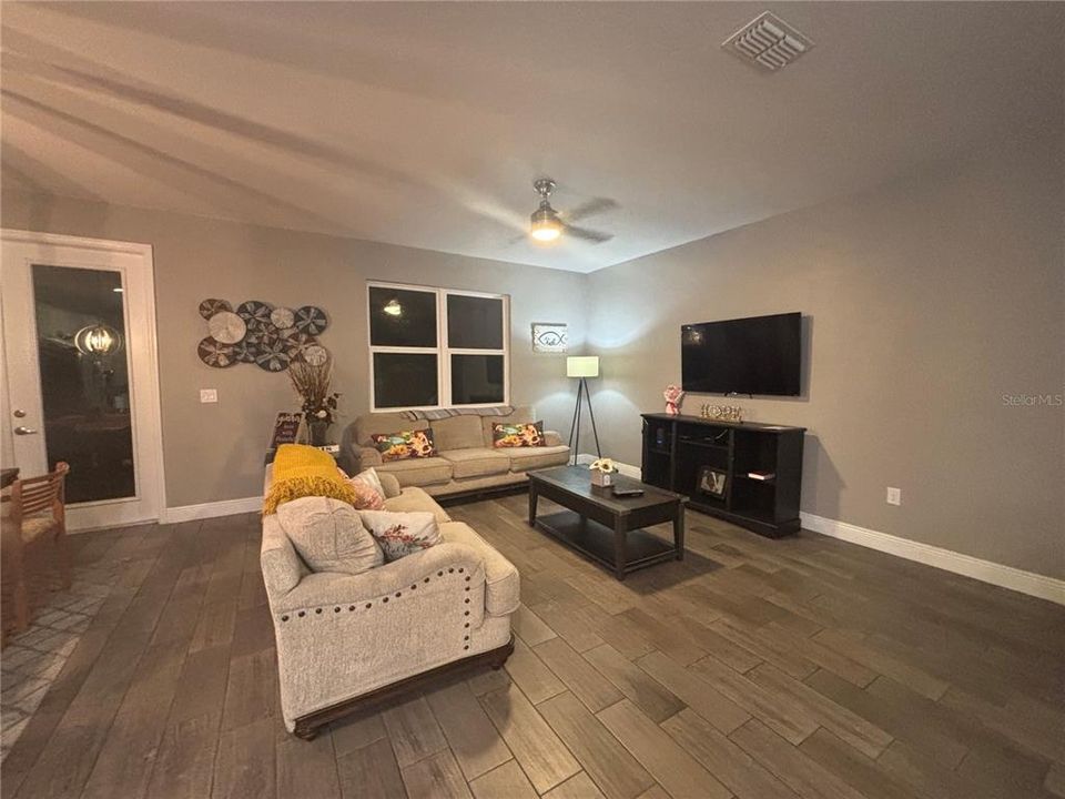 For Sale: $419,499 (4 beds, 2 baths, 2058 Square Feet)