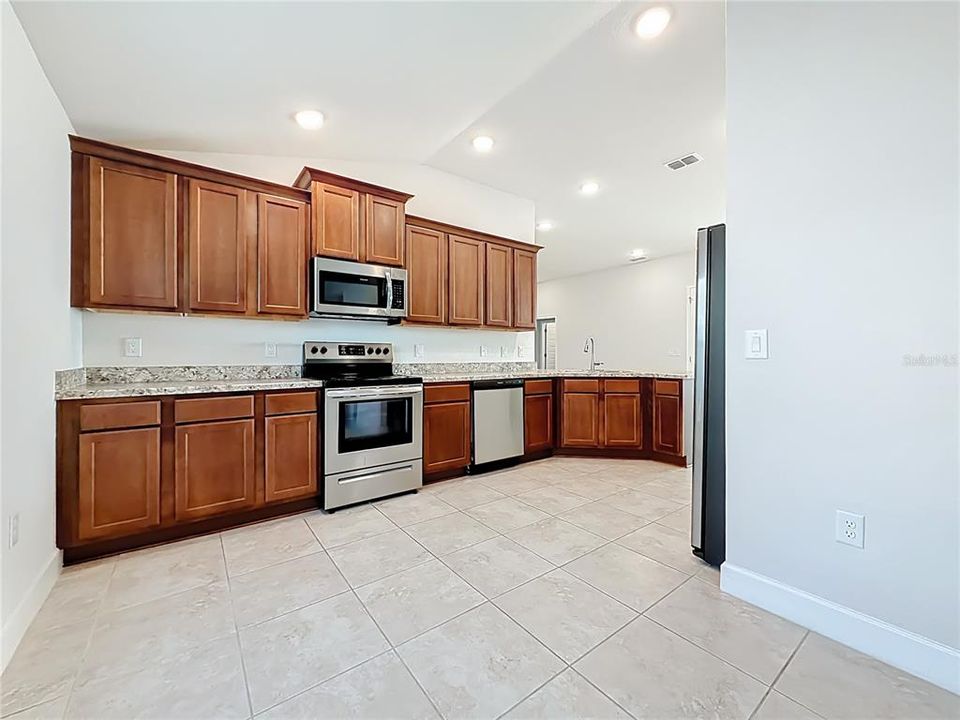 For Sale: $323,000 (4 beds, 2 baths, 1820 Square Feet)