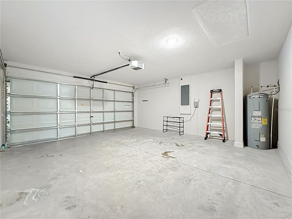 For Sale: $323,000 (4 beds, 2 baths, 1820 Square Feet)