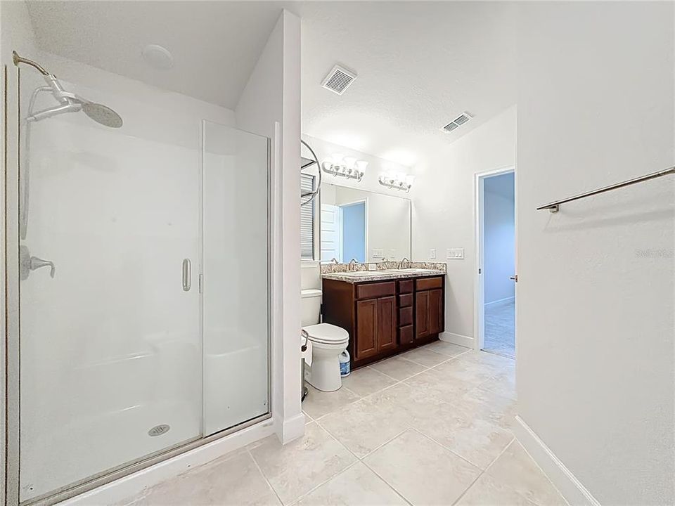 For Sale: $323,000 (4 beds, 2 baths, 1820 Square Feet)