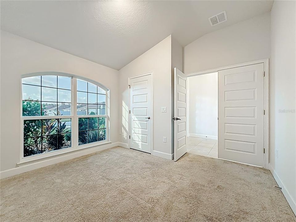 For Sale: $323,000 (4 beds, 2 baths, 1820 Square Feet)