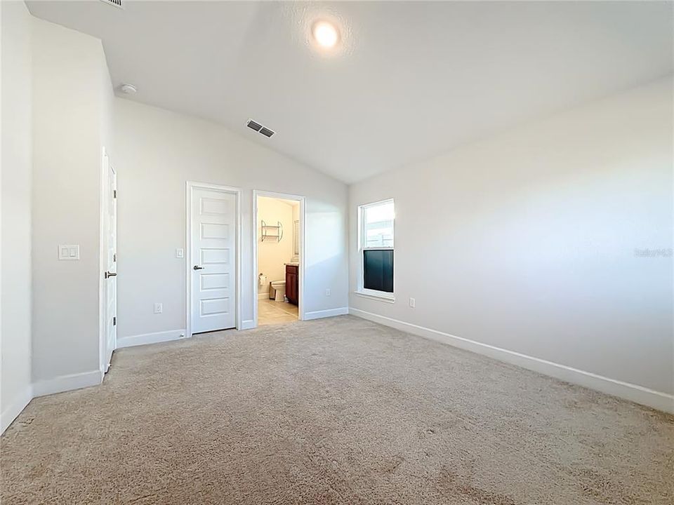 For Sale: $323,000 (4 beds, 2 baths, 1820 Square Feet)