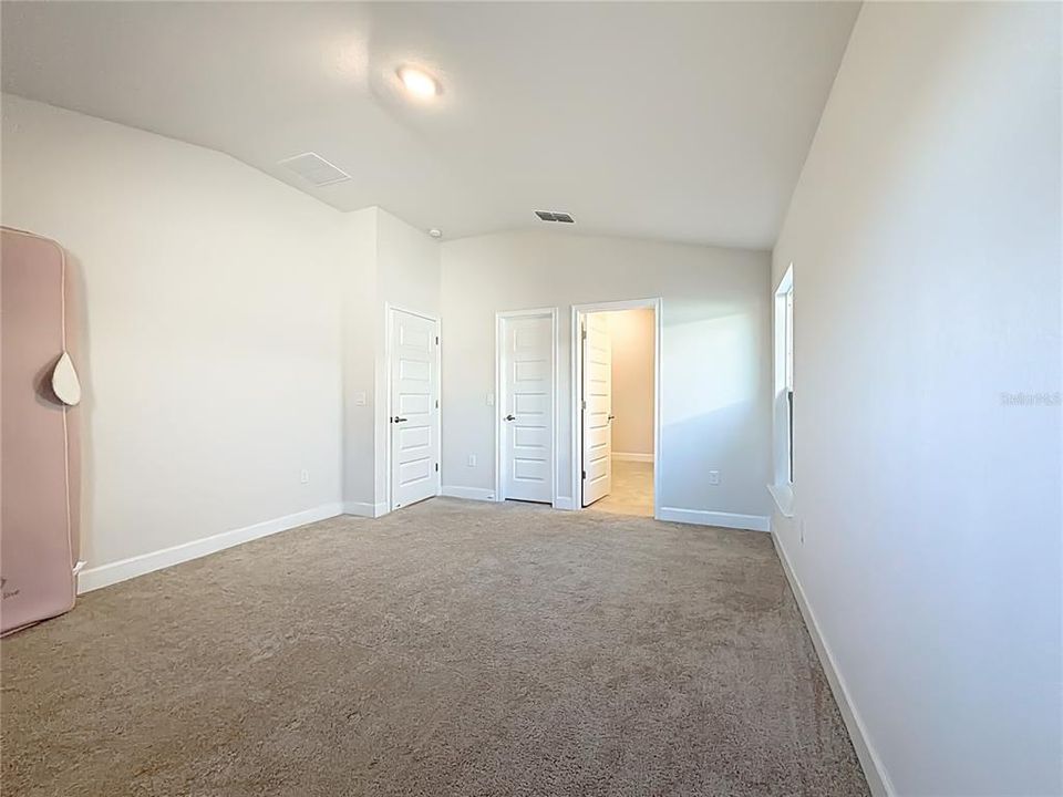 For Sale: $323,000 (4 beds, 2 baths, 1820 Square Feet)