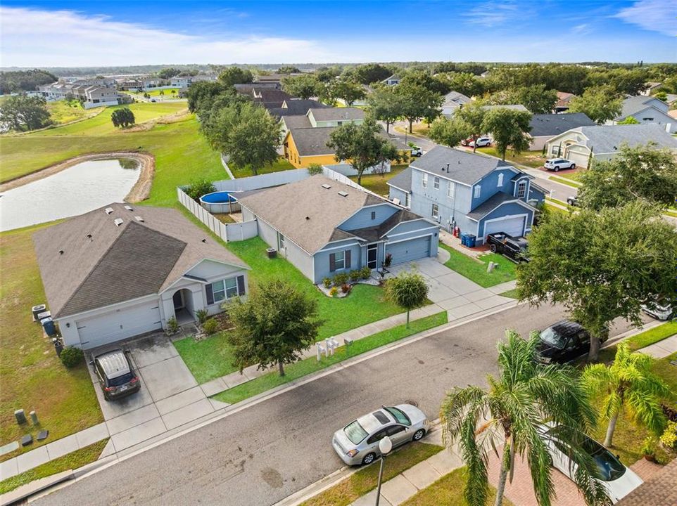 合同活跃: $295,000 (4 贝兹, 2 浴室, 1778 平方英尺)