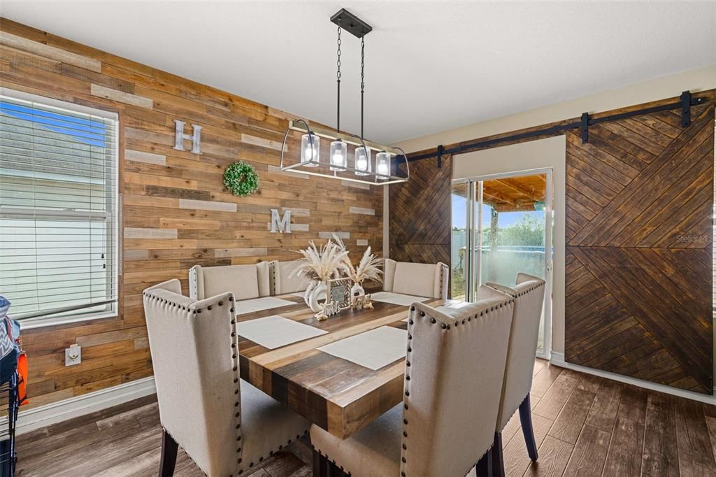 合同活跃: $295,000 (4 贝兹, 2 浴室, 1778 平方英尺)