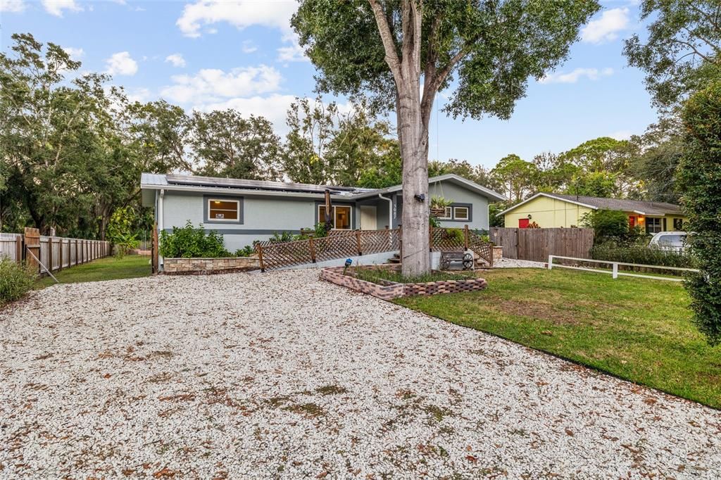 For Sale: $436,000 (3 beds, 2 baths, 1296 Square Feet)