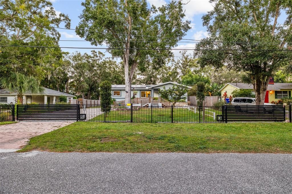 For Sale: $436,000 (3 beds, 2 baths, 1296 Square Feet)