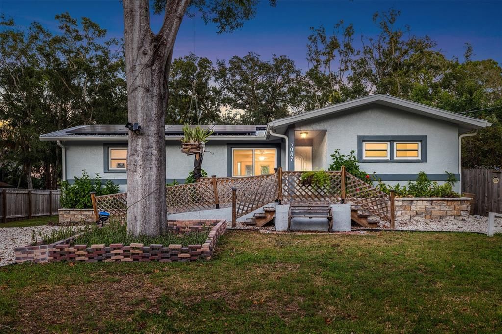 For Sale: $436,000 (3 beds, 2 baths, 1296 Square Feet)