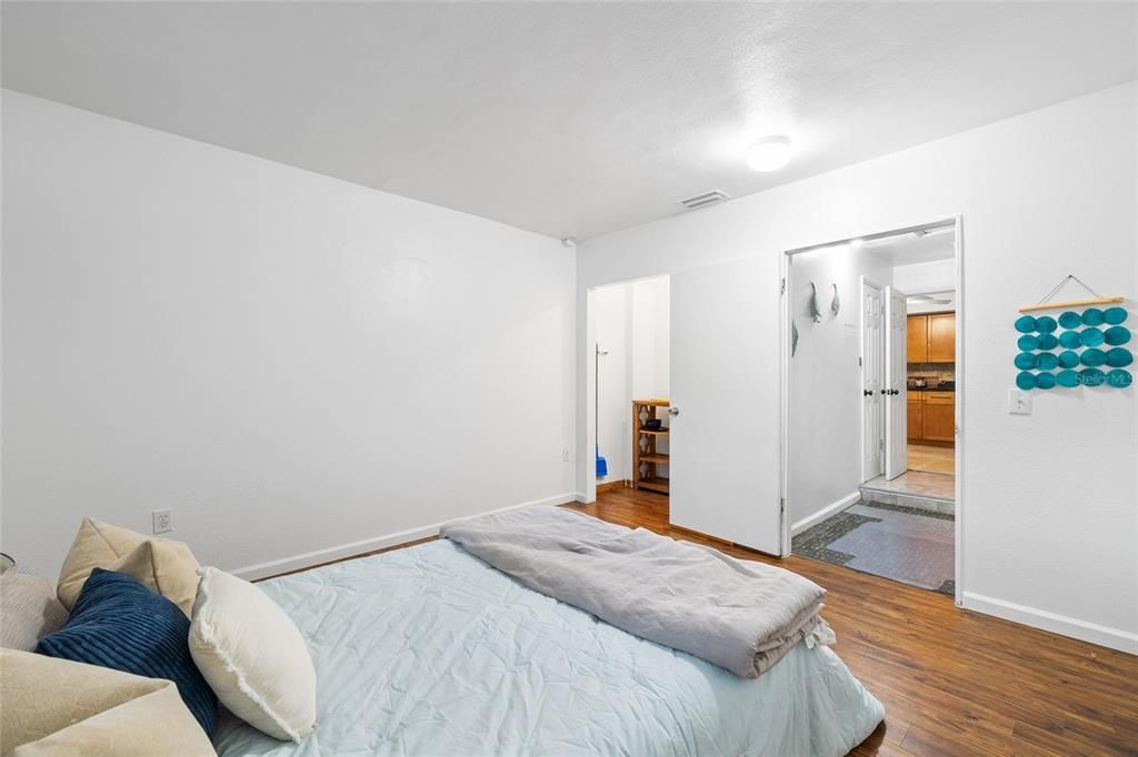 For Sale: $436,000 (3 beds, 2 baths, 1296 Square Feet)