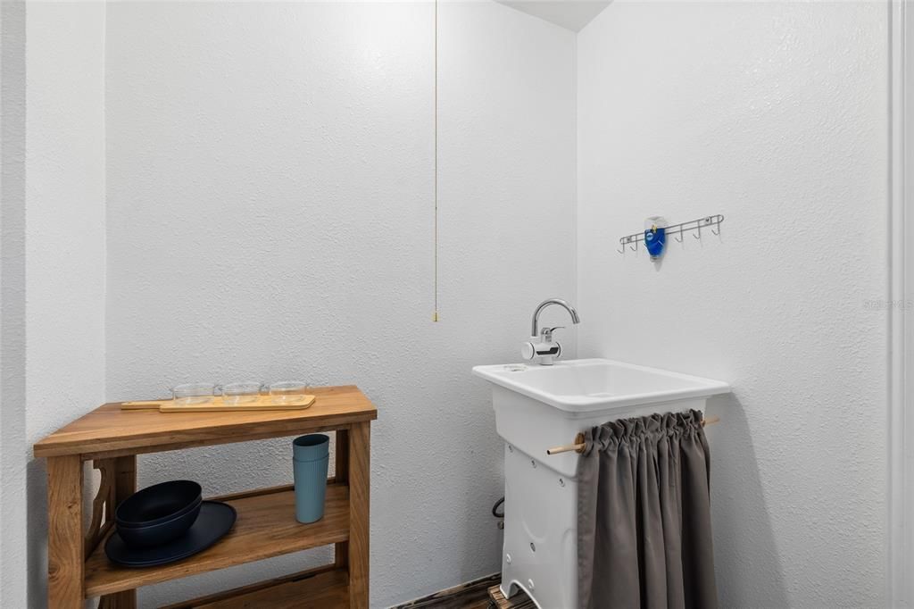 For Sale: $436,000 (3 beds, 2 baths, 1296 Square Feet)