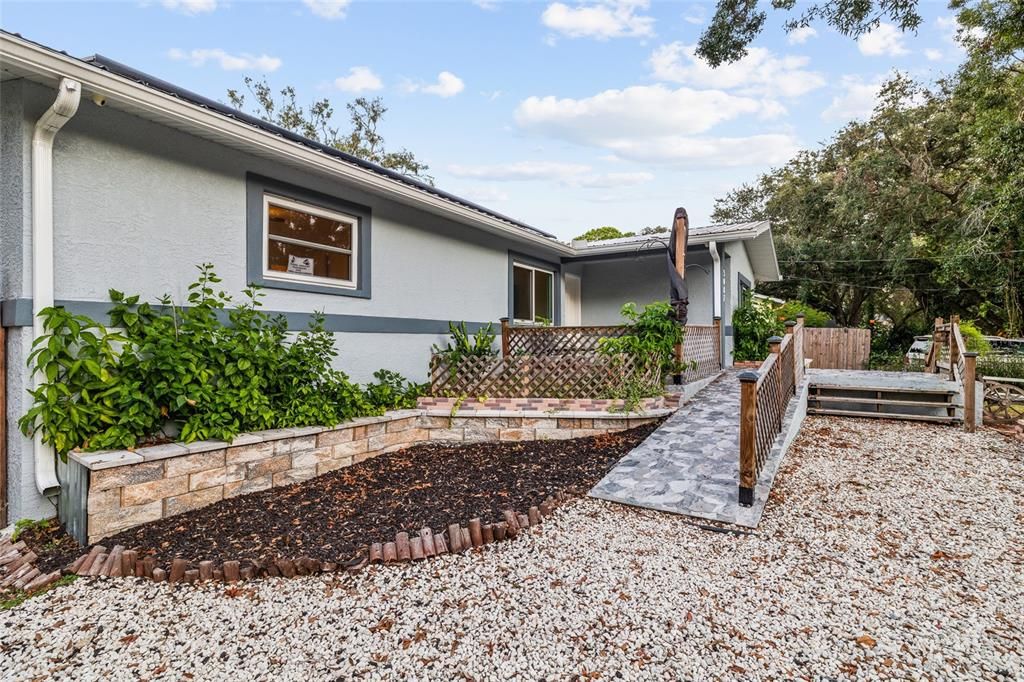 For Sale: $436,000 (3 beds, 2 baths, 1296 Square Feet)