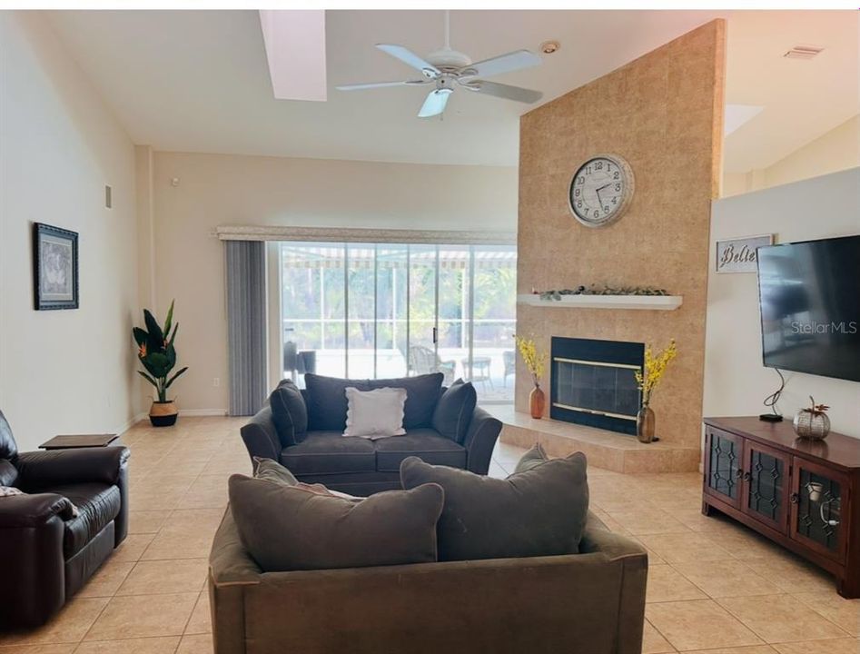 For Sale: $499,000 (3 beds, 3 baths, 2380 Square Feet)