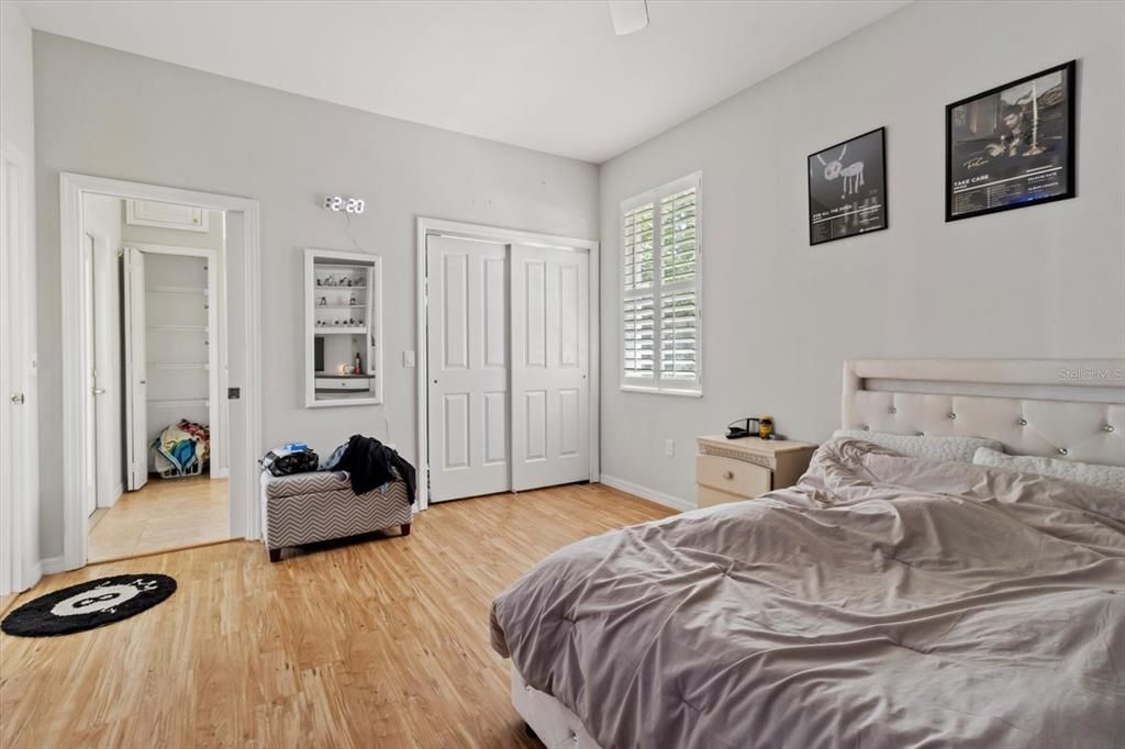 For Sale: $499,000 (3 beds, 3 baths, 2380 Square Feet)