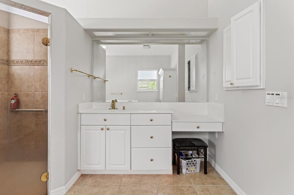 For Sale: $499,000 (3 beds, 3 baths, 2380 Square Feet)