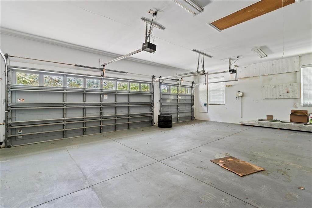 For Sale: $499,000 (3 beds, 3 baths, 2380 Square Feet)