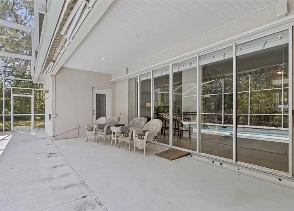 For Sale: $499,000 (3 beds, 3 baths, 2380 Square Feet)