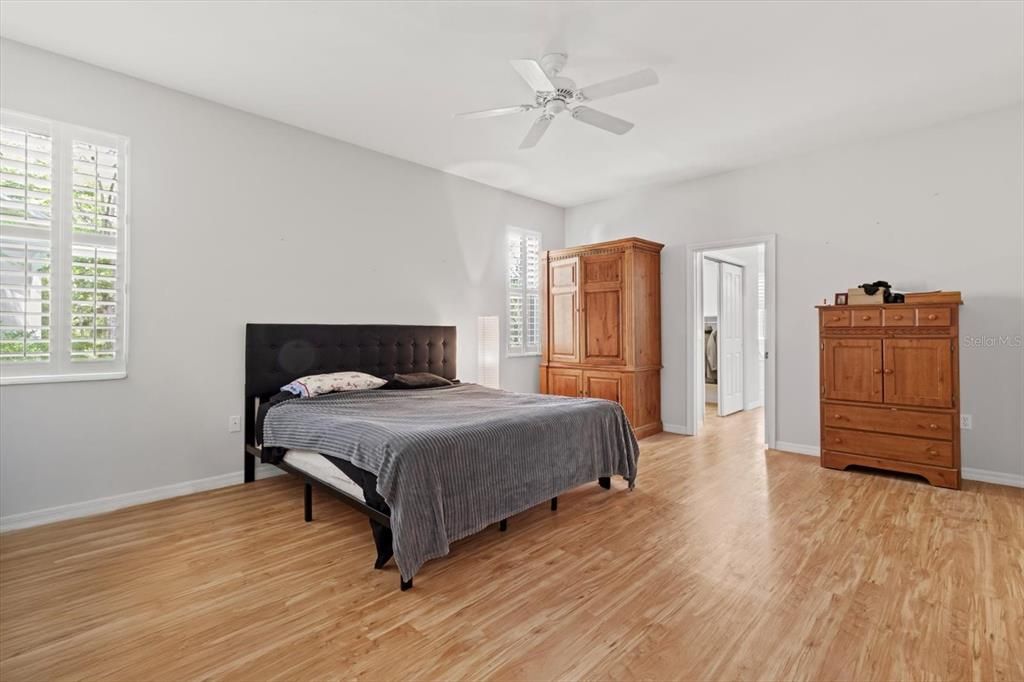 For Sale: $499,000 (3 beds, 3 baths, 2380 Square Feet)