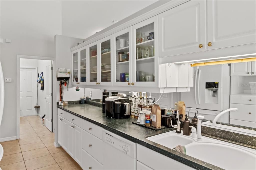 For Sale: $499,000 (3 beds, 3 baths, 2380 Square Feet)