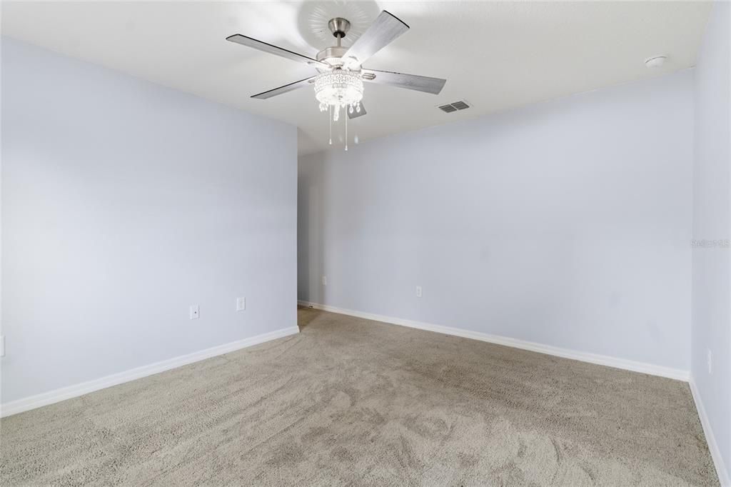 Под контрактом: $259,900 (3 спален, 2 ванн, 1244 Квадратных фут)