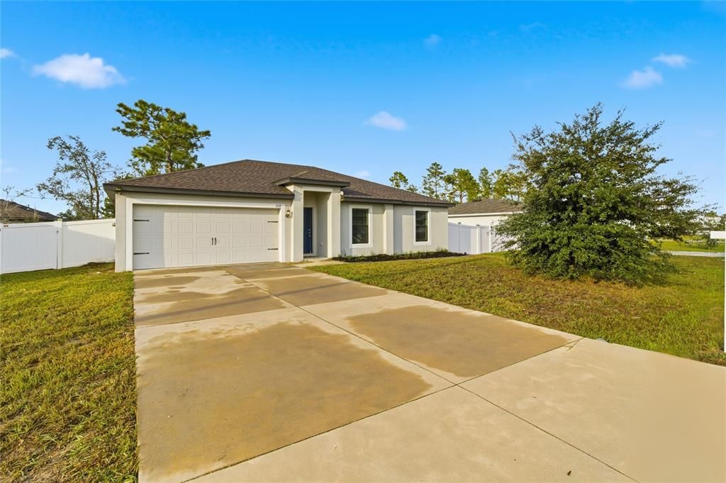 Под контрактом: $259,900 (3 спален, 2 ванн, 1244 Квадратных фут)