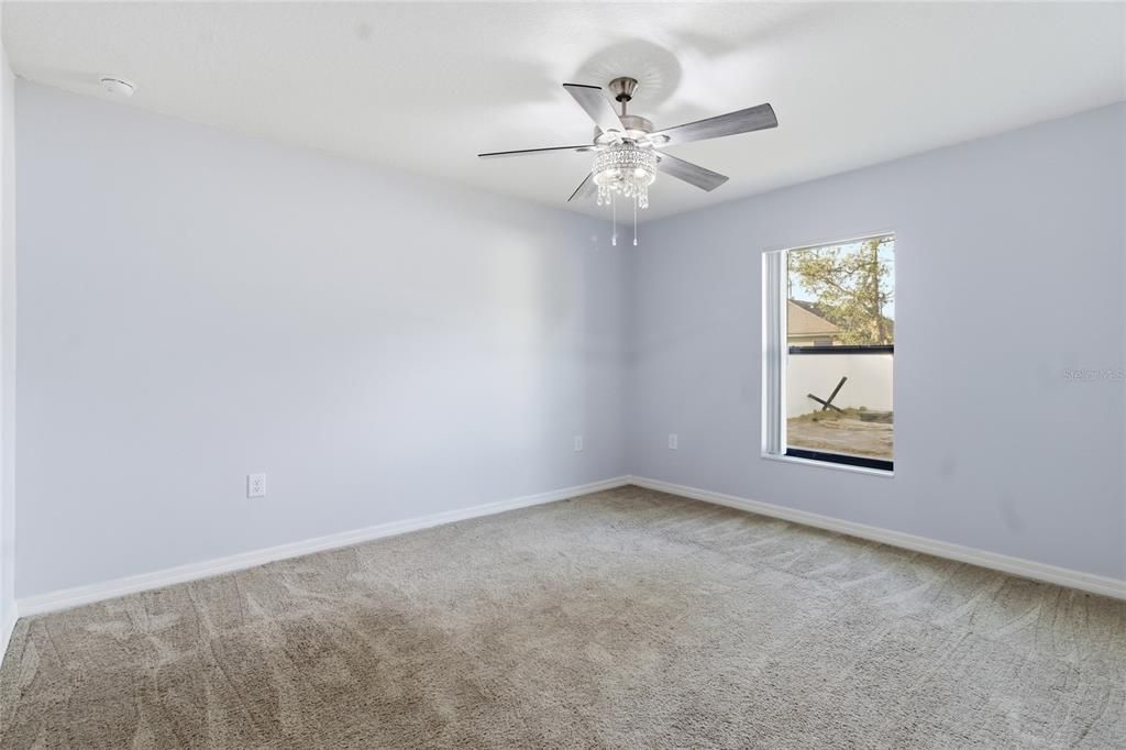 Под контрактом: $259,900 (3 спален, 2 ванн, 1244 Квадратных фут)