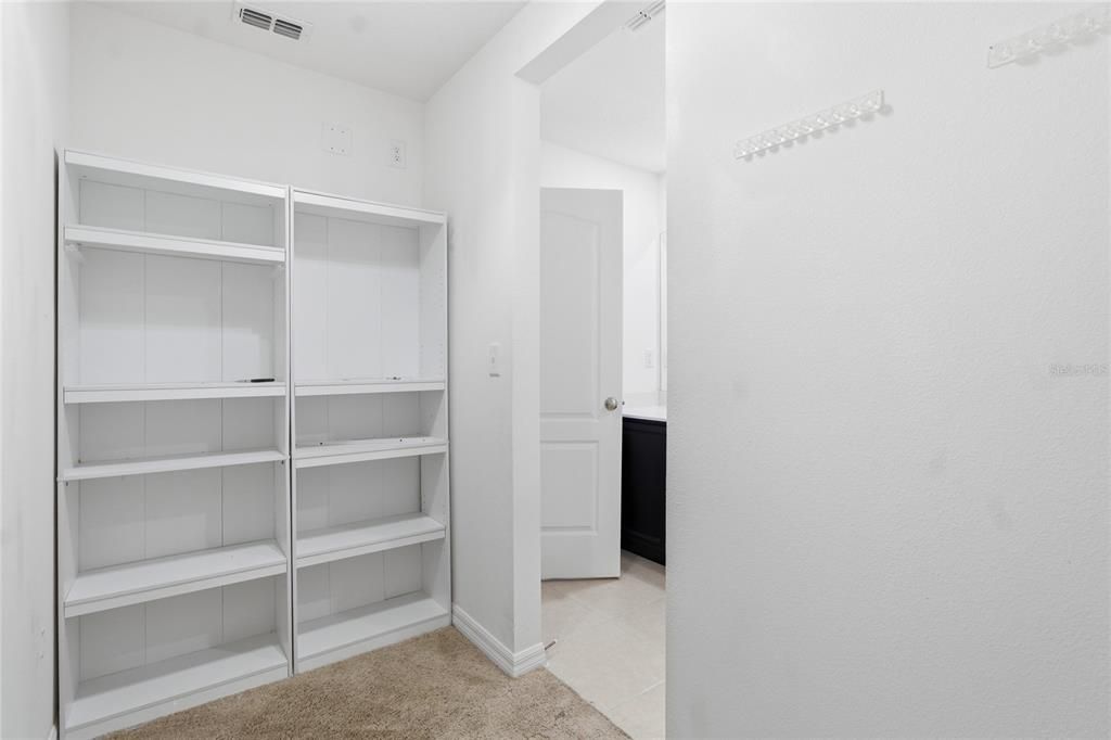 Под контрактом: $259,900 (3 спален, 2 ванн, 1244 Квадратных фут)