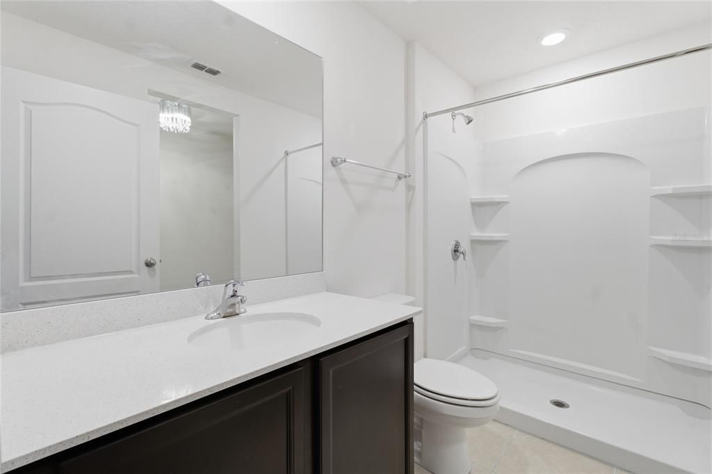 Под контрактом: $259,900 (3 спален, 2 ванн, 1244 Квадратных фут)