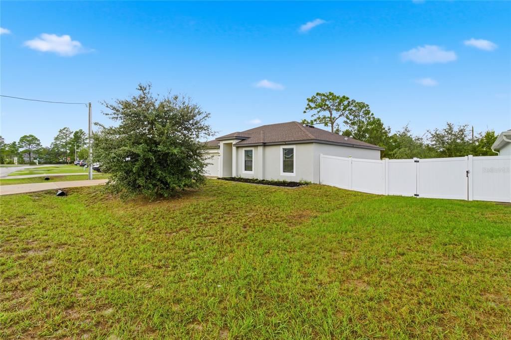 Под контрактом: $259,900 (3 спален, 2 ванн, 1244 Квадратных фут)