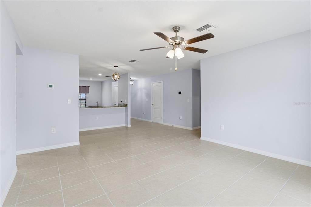 Под контрактом: $259,900 (3 спален, 2 ванн, 1244 Квадратных фут)