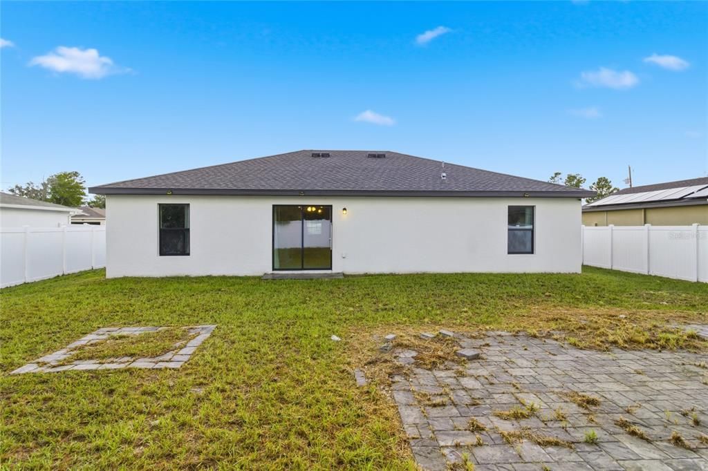 Под контрактом: $259,900 (3 спален, 2 ванн, 1244 Квадратных фут)