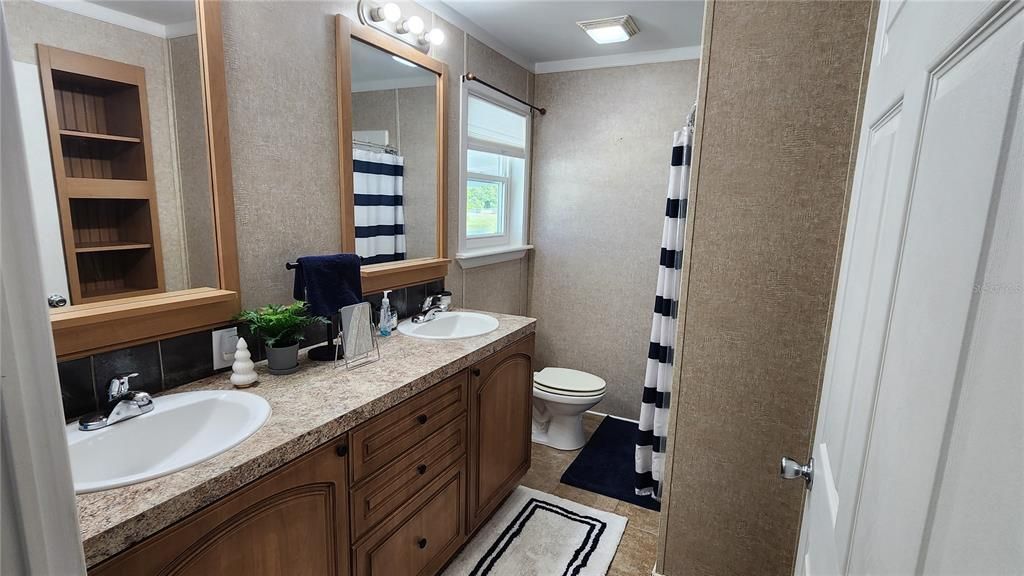 На продажу: $295,000 (3 спален, 2 ванн, 1188 Квадратных фут)