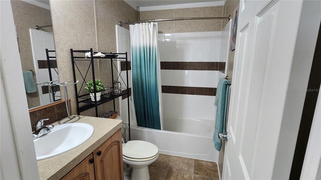 На продажу: $295,000 (3 спален, 2 ванн, 1188 Квадратных фут)