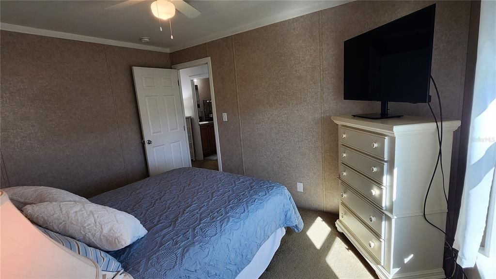 На продажу: $295,000 (3 спален, 2 ванн, 1188 Квадратных фут)