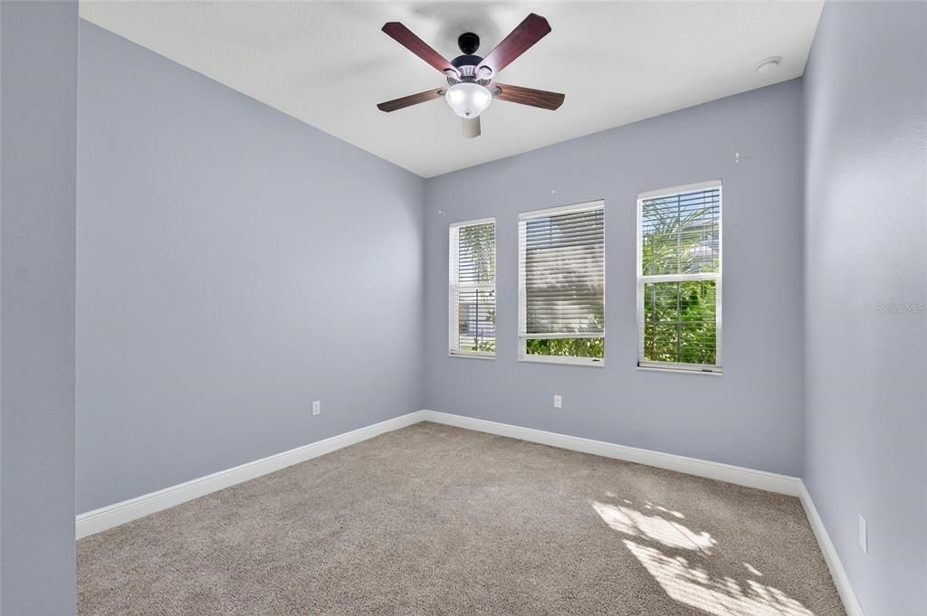 For Sale: $400,000 (4 beds, 3 baths, 2036 Square Feet)