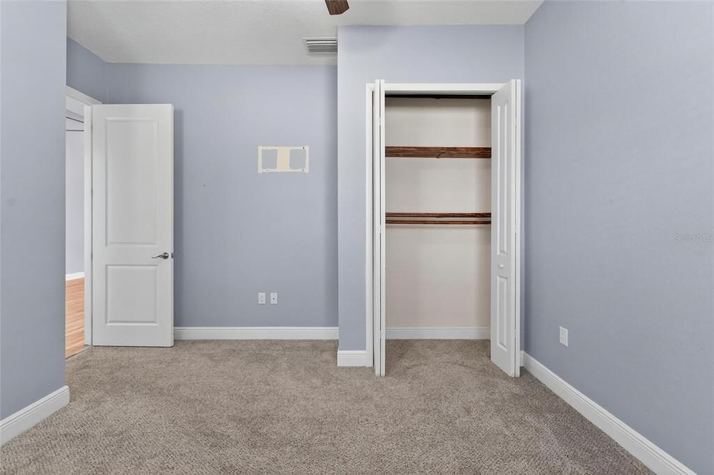 For Sale: $400,000 (4 beds, 3 baths, 2036 Square Feet)