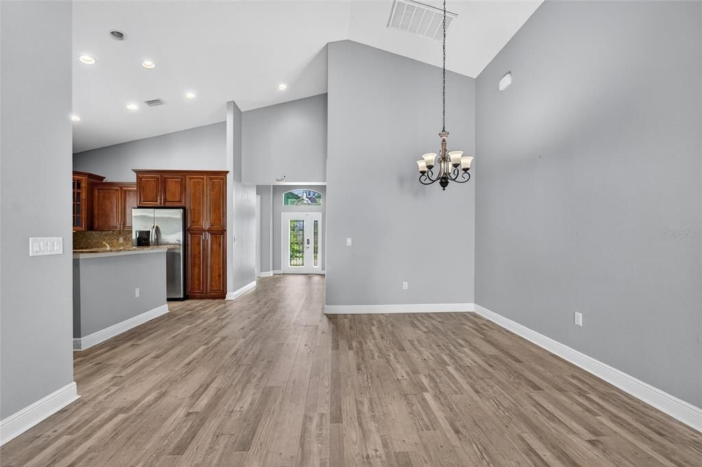 For Sale: $400,000 (4 beds, 3 baths, 2036 Square Feet)