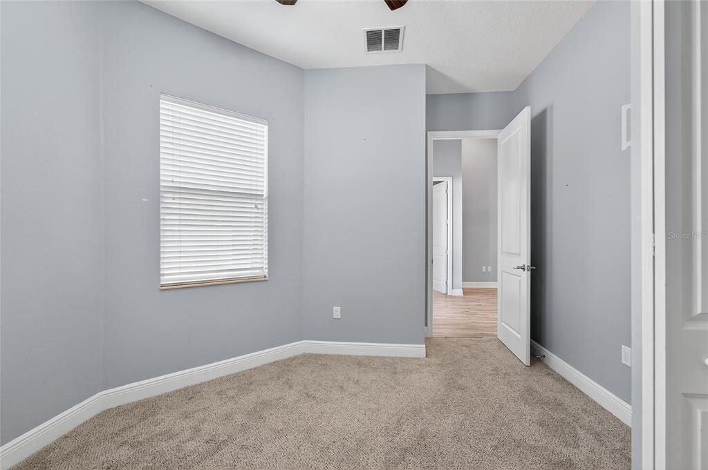 For Sale: $400,000 (4 beds, 3 baths, 2036 Square Feet)