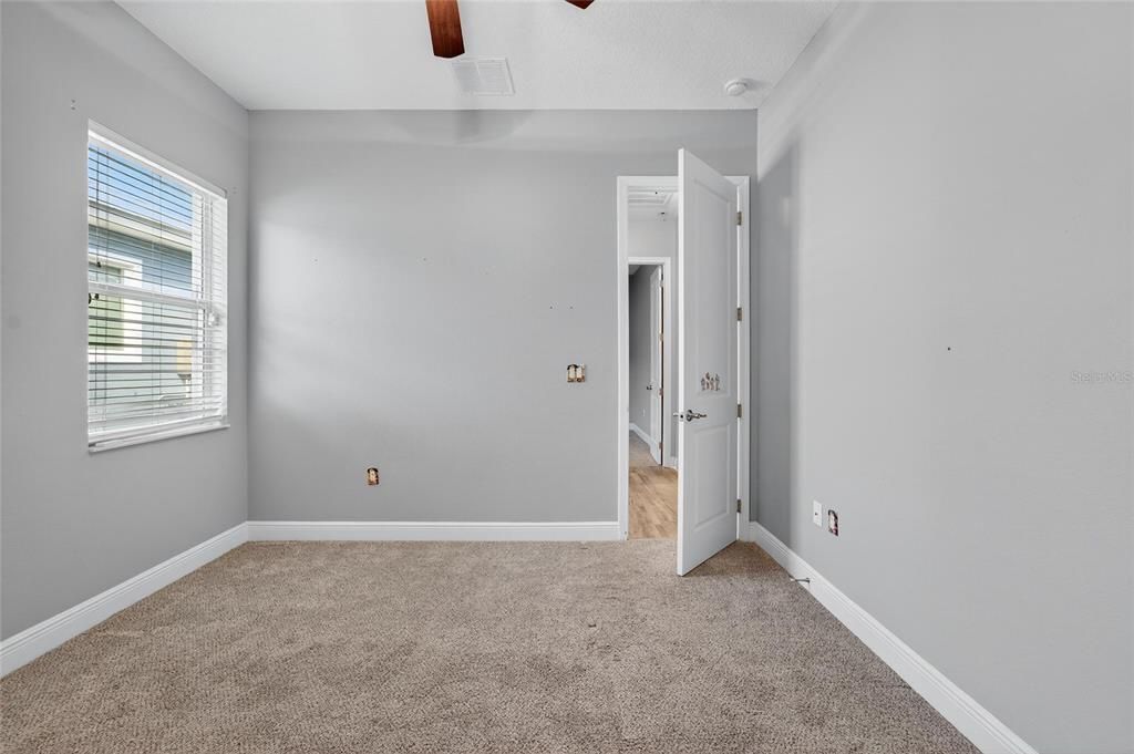 For Sale: $400,000 (4 beds, 3 baths, 2036 Square Feet)